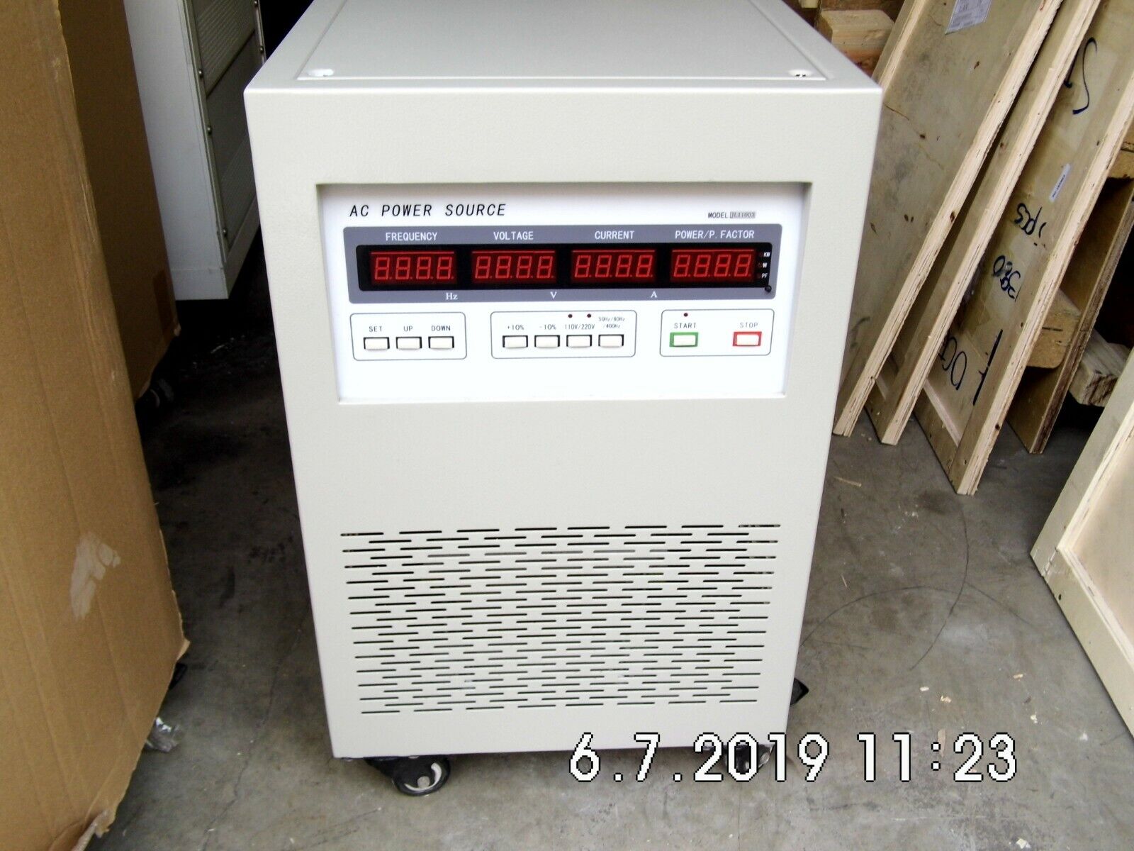 JL11003 3KVA single phase AC programmable power source JL11003 3KVA single phase AC programmable power source